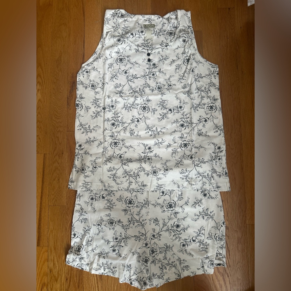 LAVON Black and White Floral Pyjamas